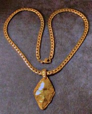 Vintage  plaqué or  collier pendentif Yves Saint Laurent YSL necklace pendant