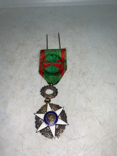 Ancienne medaille date 1883 - ancienne,