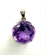 PENDENTIFS OR 18 CARATS -