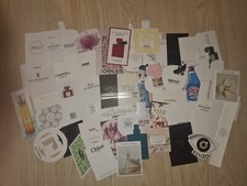 Lot de 53 Cartes Publicitaires Parfumées ou à Parfumer Toutes Différentes