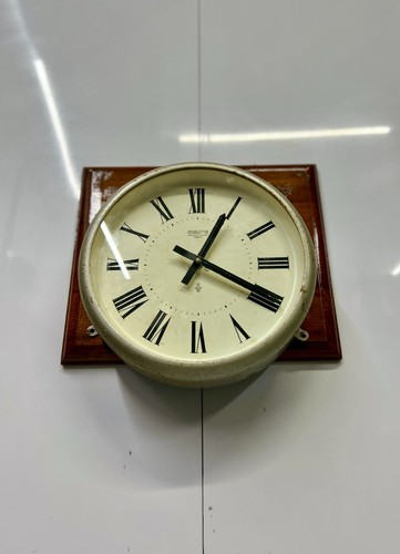Horloge murale électrique - , 24