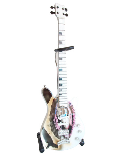 Guitare basse miniature axe - miniature,