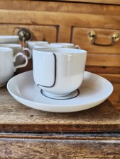 8 Tasses Et 8 Sous Tasses A