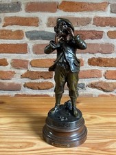 Statue en régule signée L