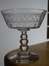 1 ANCIENNE COUPE A CHAMPAGNE CRISTAL BACCARAT MODELE GRAVURE ETOILES 4770 défaut