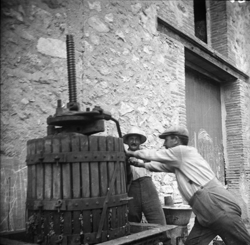 Narbonne 1935 pressoir à - 1935,