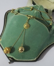 Rare collier négligé