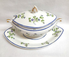 GRANDE SAUCIERE  EN PORCELAINE  MILIEU XIX ème DECOR  AU BARBEAU