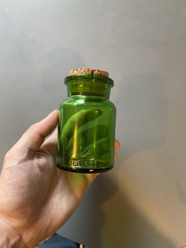 Ancien petit pot - pot, en