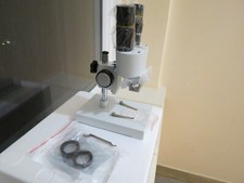 Microscope binoculaire