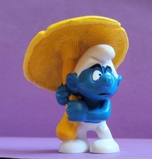 ** RARE YELLOW UMBRELLA SMURF