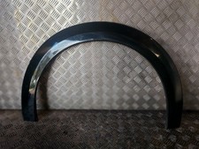 Enjoliveur élargisseur d'aile