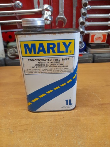 Ancien bidon huile vide - huile, marly