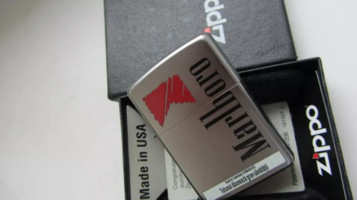 Neuf genuine zippo - genuine, marlboro