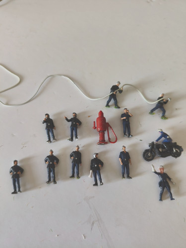 Figurines pompier modélisme