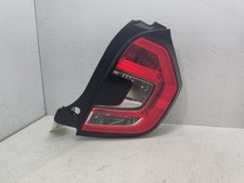 Feu arriere principal droit