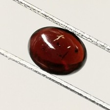 Grenat almandin naturel 1.99 ct – Cabochon rouge orangé – Afrique