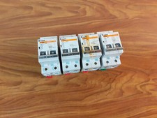 Lot 4 disjoncteurs bipolaire