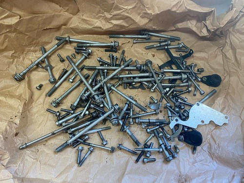 Lot visserie vis moteur - un,
