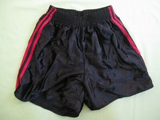 Short Noir et rouge Nylon