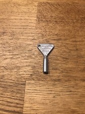 Petite clef pour jouets Joustra