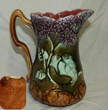 ONNAING 1900 : Pichet en BARBOTINE 19 cm (très bon état) Fleurs de LILAS