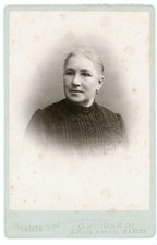 PHOTO CABINET, femme âgée