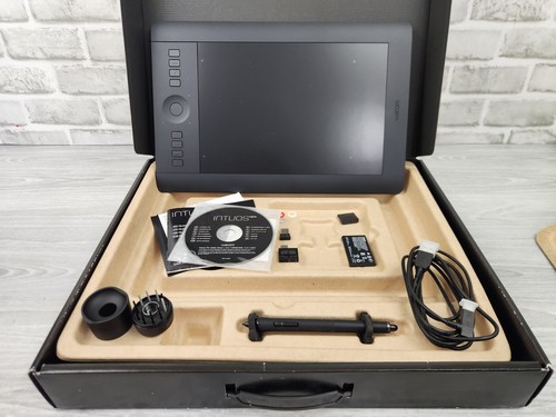 Wacom pth 651 intuos - 15", 10"