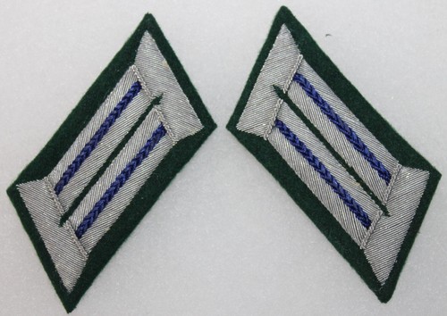 Patte col officier - de,