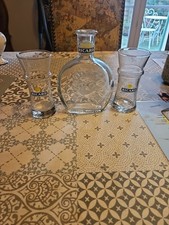 CARAFE A EAU , EN VERRE 