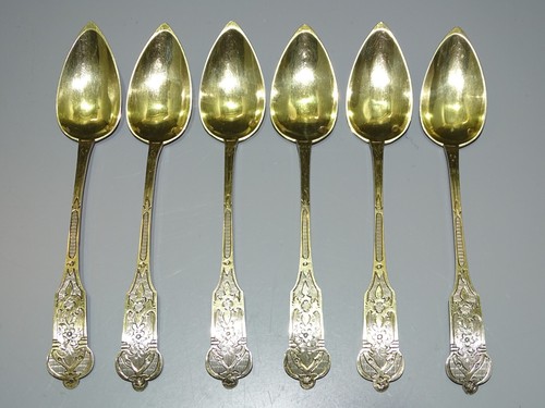 Petites cuilleres vermeil - -,