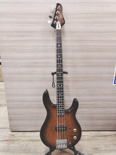 Guitare basse électrique