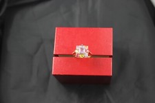 Bague en or et pierres