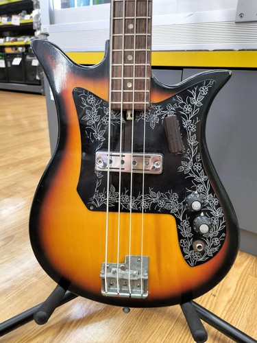 Guitare basse électrique