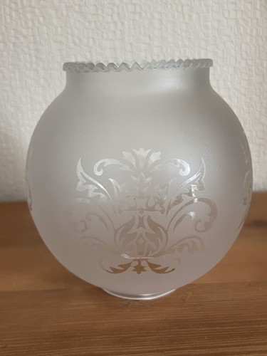 Ancien globe lampe pétrole - À,