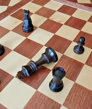 Echiquier en bois massif cases