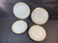 Lot de 4 assiettes en porcelaine de Limoges BERNARDAUD avec liseré doré vintage