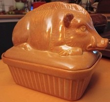 Terrine céramique En Barbotine forme sanglier haut 16 cm