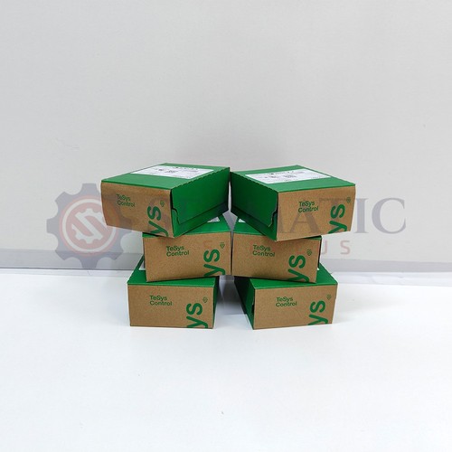 Lot pièces schneider - 6,