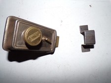 Verrou ancien , serrure