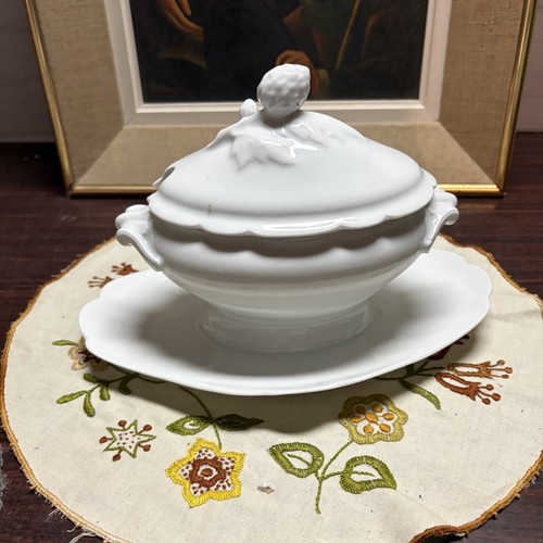 Saucière blanche ancienne