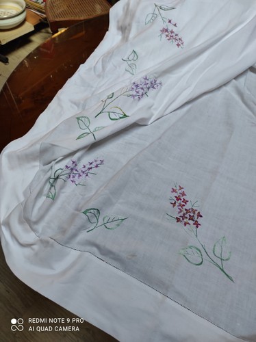 Drap ancien brodé bouquets - drap, de