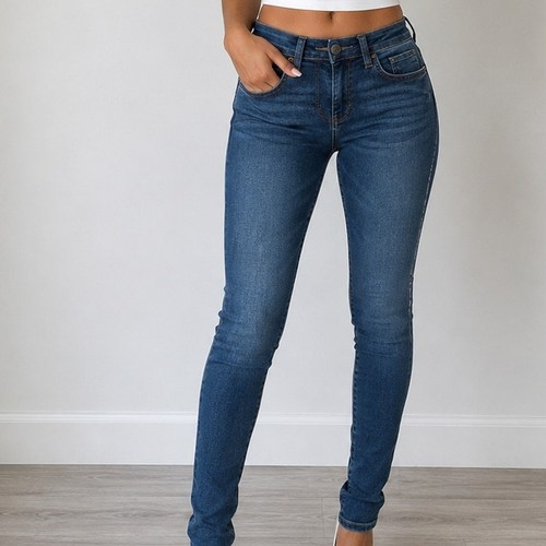 Guess women jeans size - 🌿women’s,