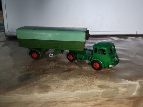 Ancien tracteur routier - ancien,