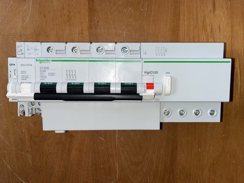 Disjoncteur differentiel 4p0le - differentiel,