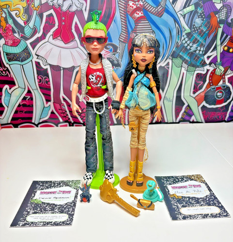 Monster high doll - d),
