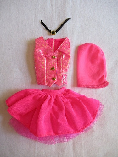 Barbie 12639 tenue cut and - barbie,