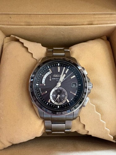 Montre solaire radiocommandée