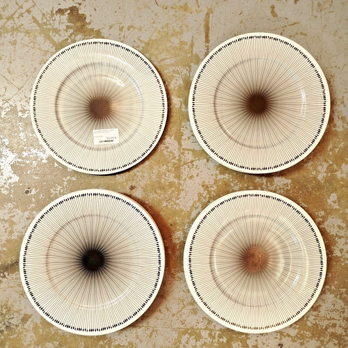 Assiettes plates noires et - 12,