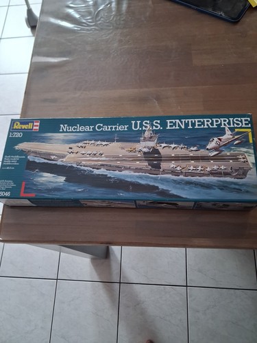 Maquette porte avion nuclear - porte,